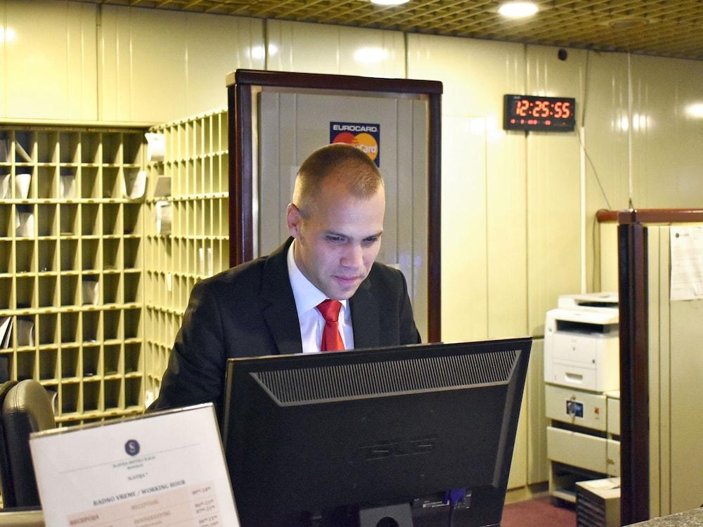 Slavija 3*